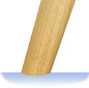 Pata de silla de madera inclinada con un tapón en ángulo plano sobre el suelo